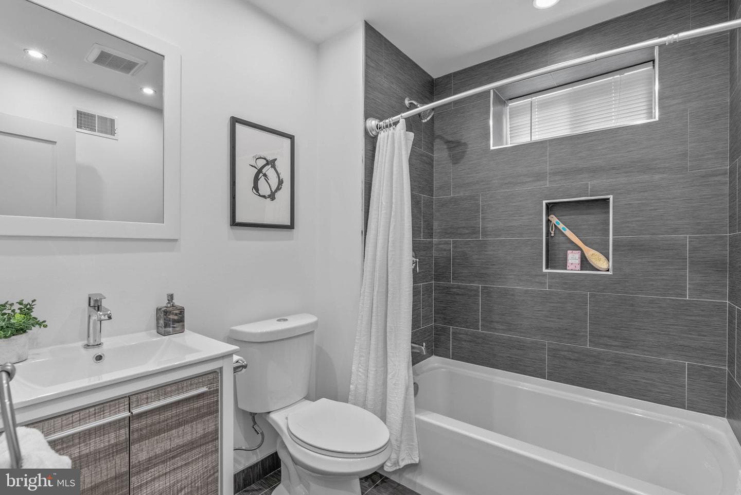 1626 Wharton Street photo 23