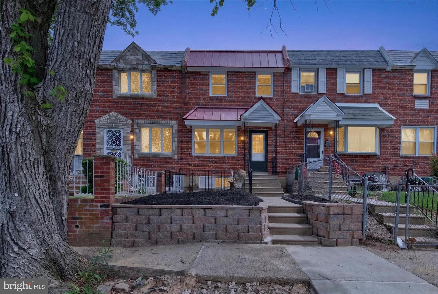 8613 Rugby Street photo 3
