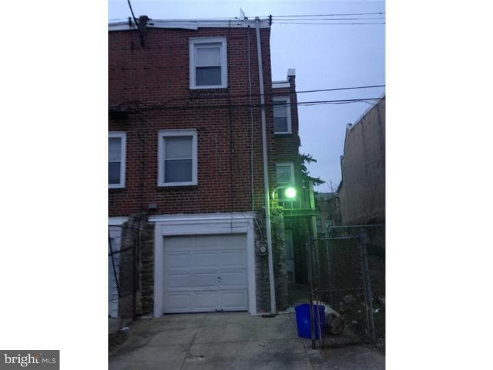 2140 Homer Street photo 2