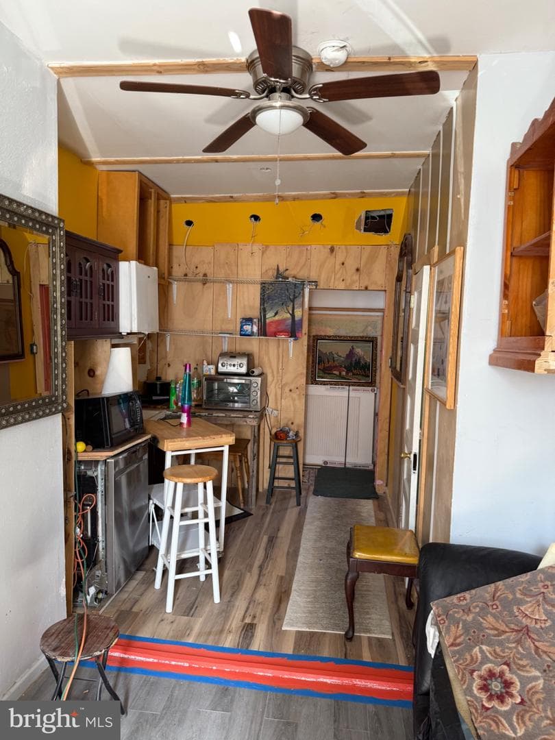 2021 W Westmoreland Street photo 5
