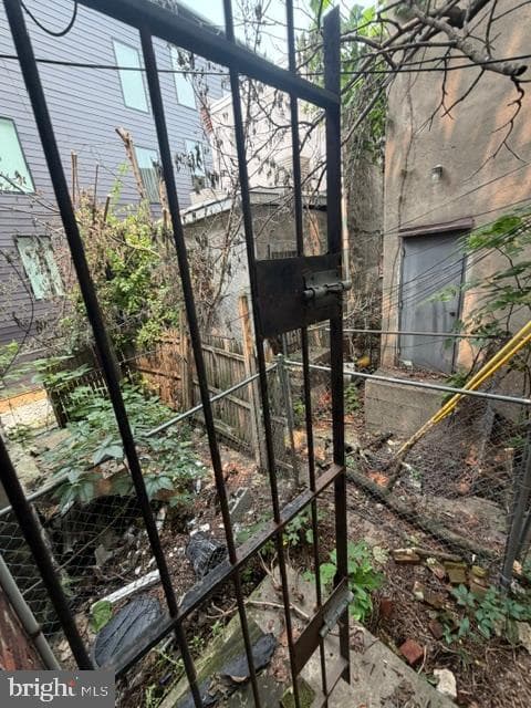 1319 S Wilton Street photo 4