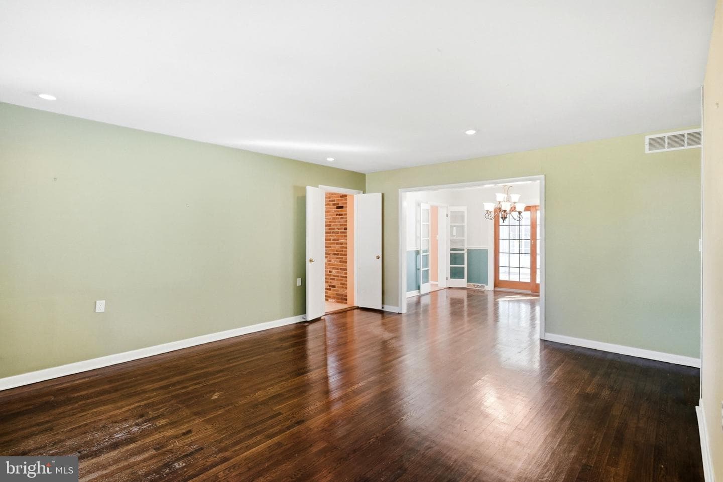 801 Southampton Road photo 13
