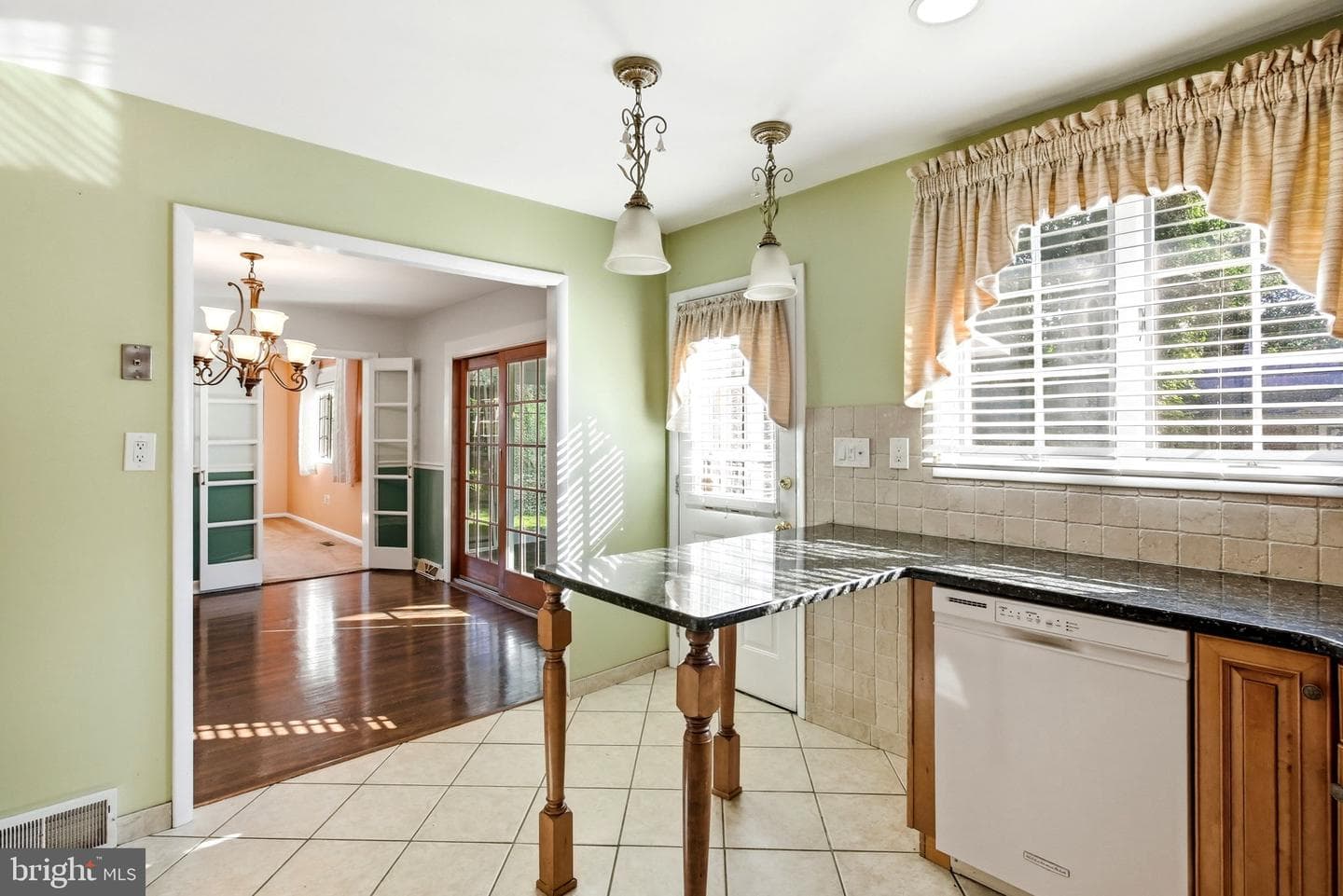 801 Southampton Road photo 17