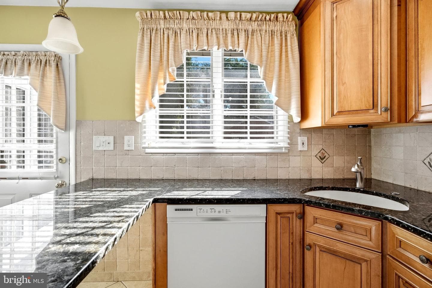801 Southampton Road photo 18