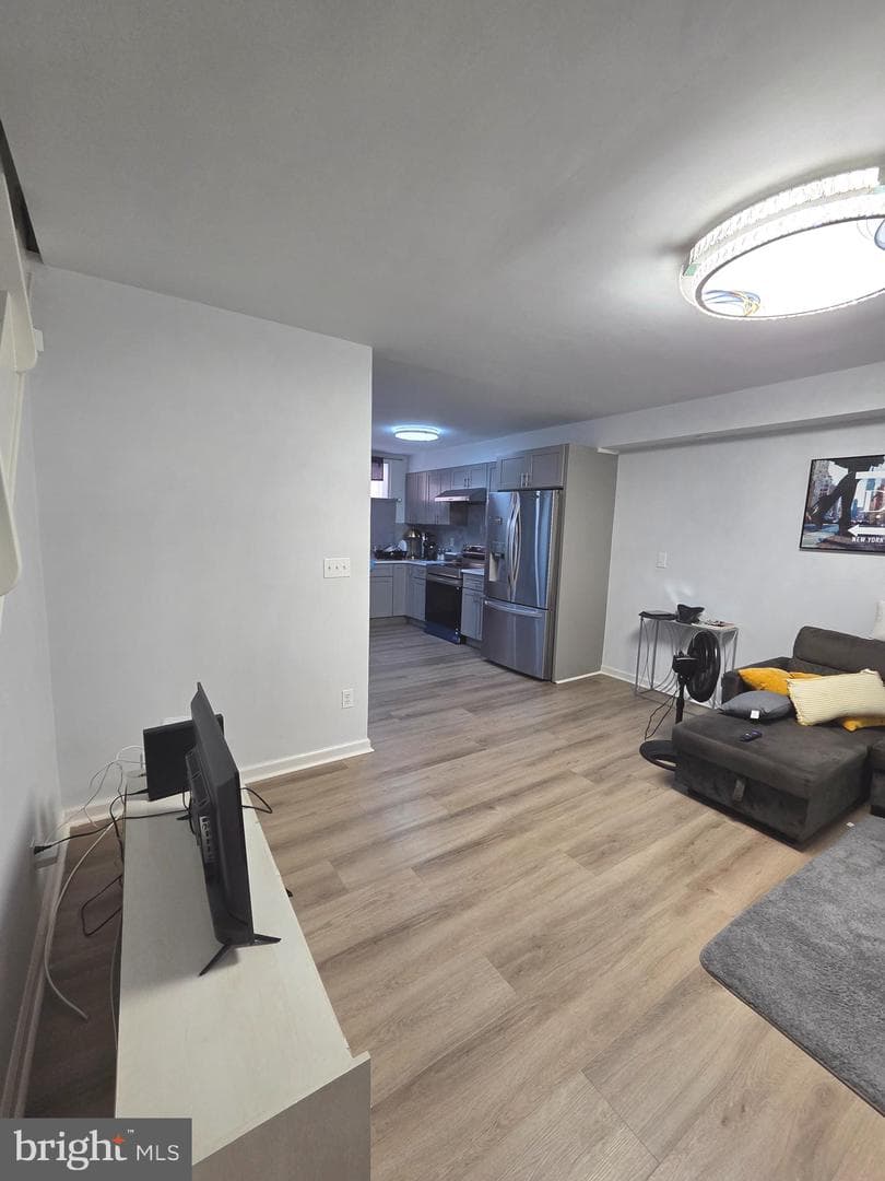 5841 Oxford Avenue photo 3