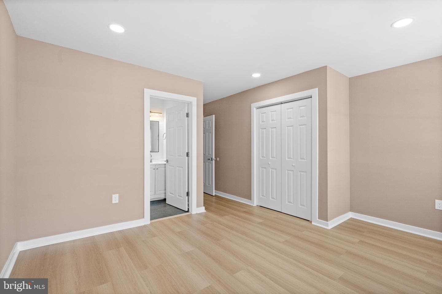 2131 S Alden Street photo 18