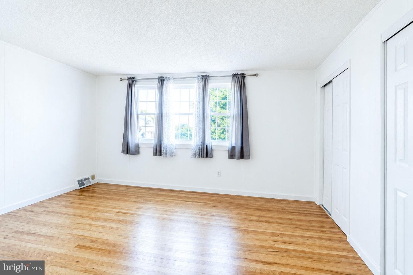 10916 Modena Place photo 14