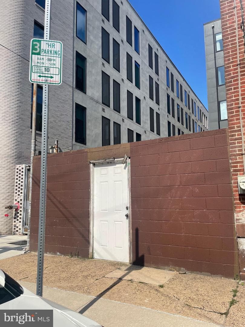 1137-39 E Dunton Street photo 2
