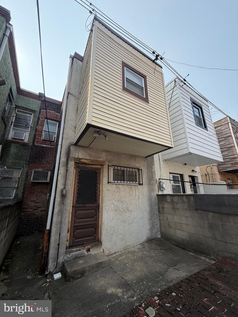 2049 S Beechwood Street photo 22