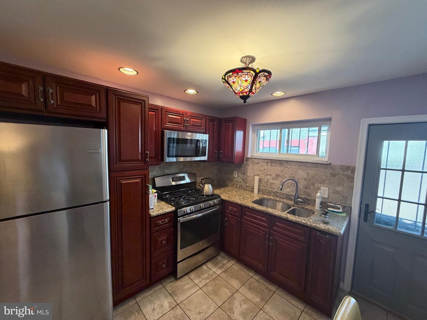 2049 S Beechwood Street photo 7