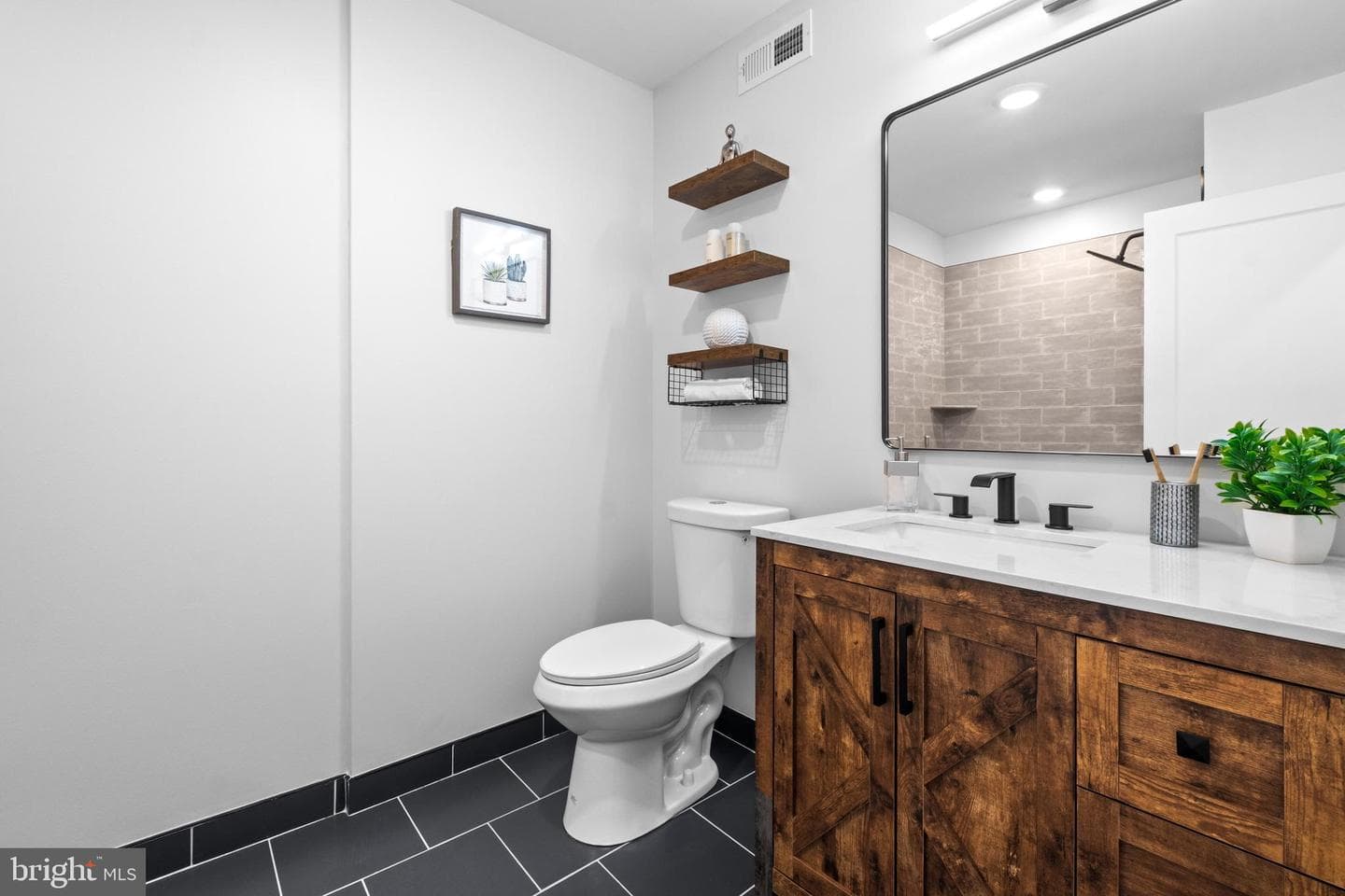 1136 S 22nd Street photo 29