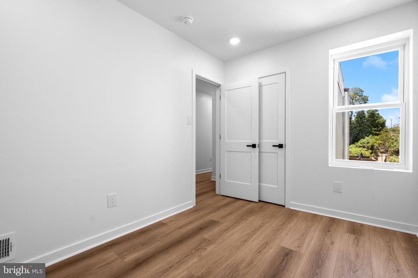 1136 S 22nd Street photo 32