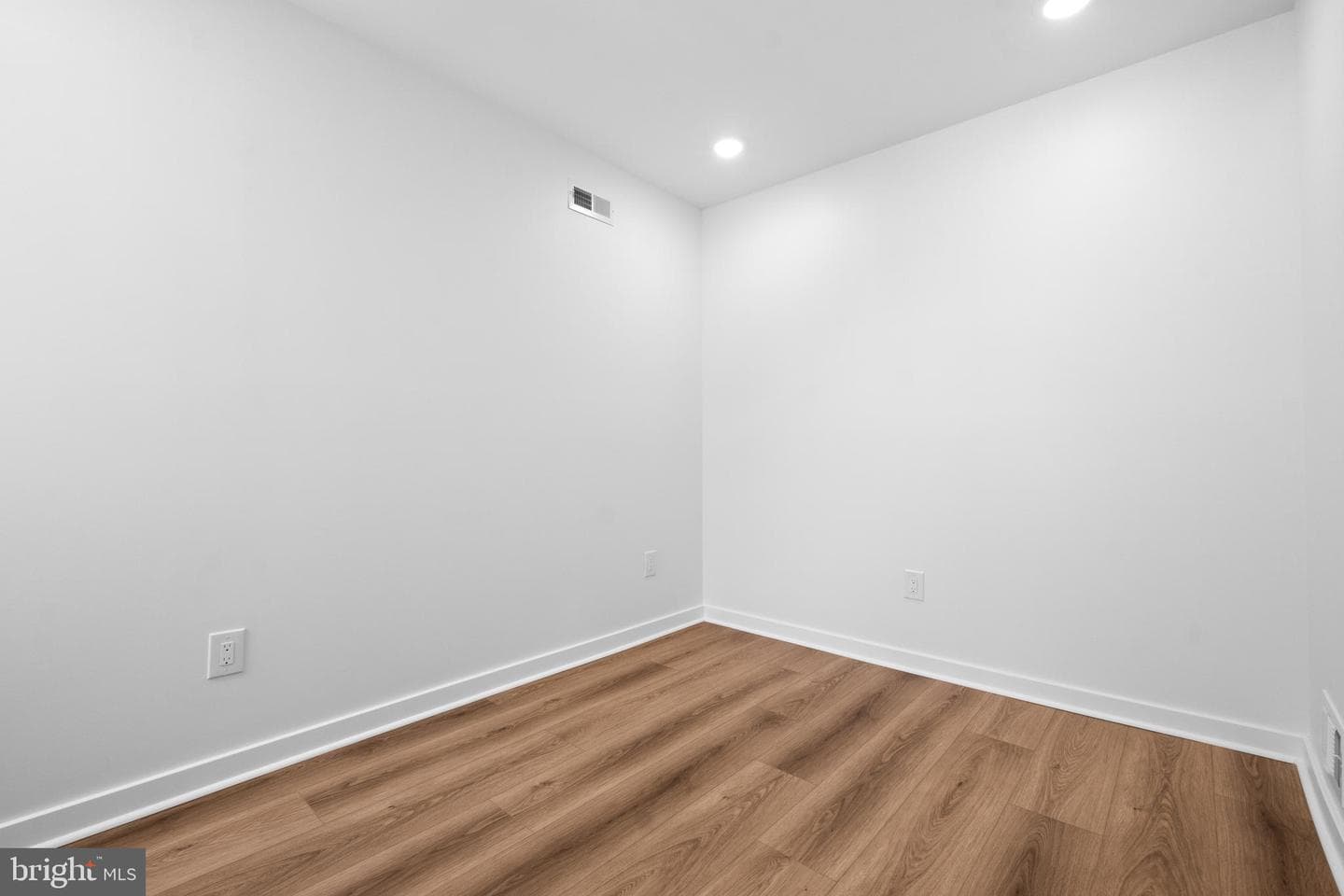 1136 S 22nd Street photo 33