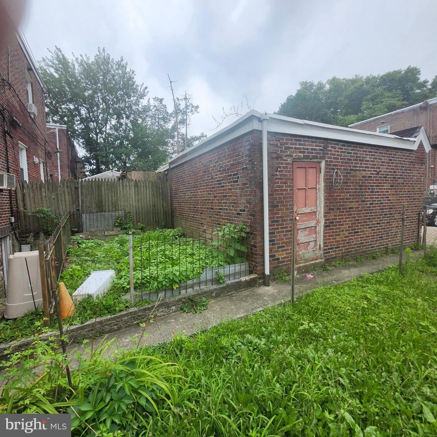 1415 E Washington Lane, Philadelphia