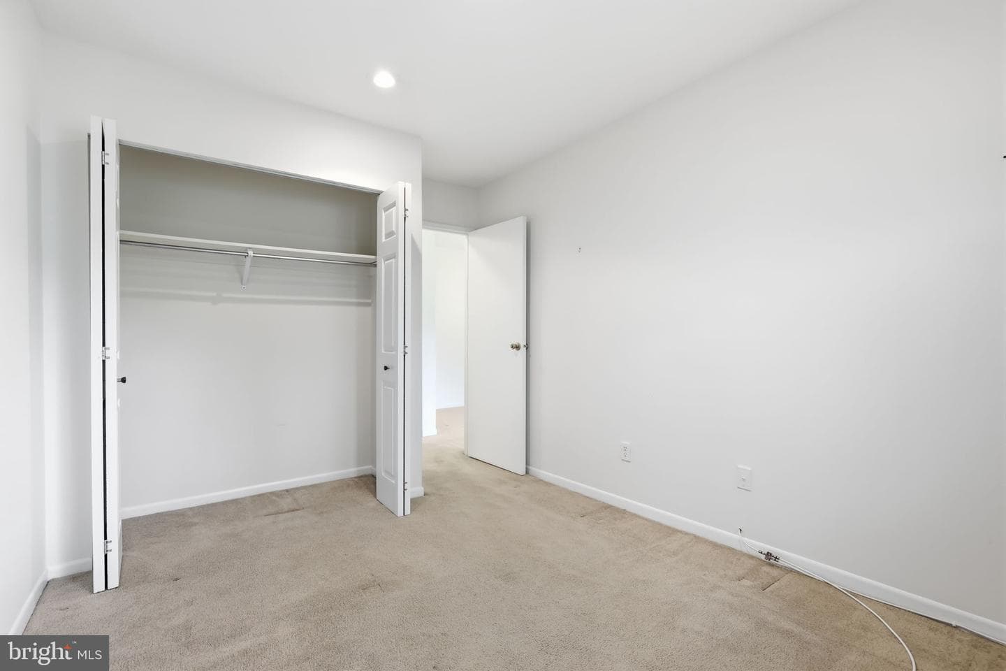 55204 Delaire Landing Road #204 photo 15