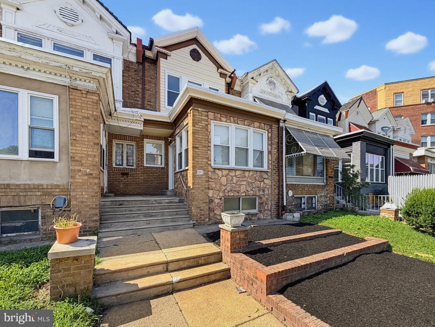 5825 Hoffman Avenue photo 4