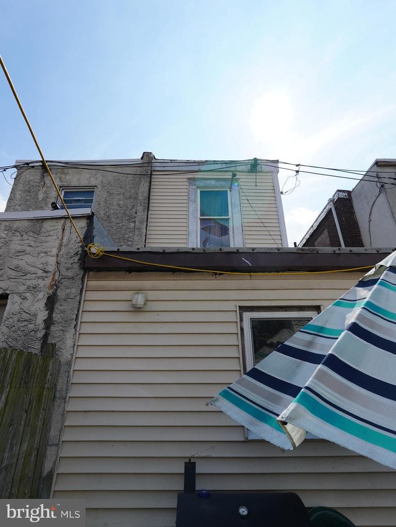 1811 E Ontario Street photo 16