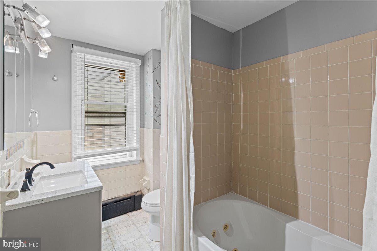 326 E Sanger Street photo 20