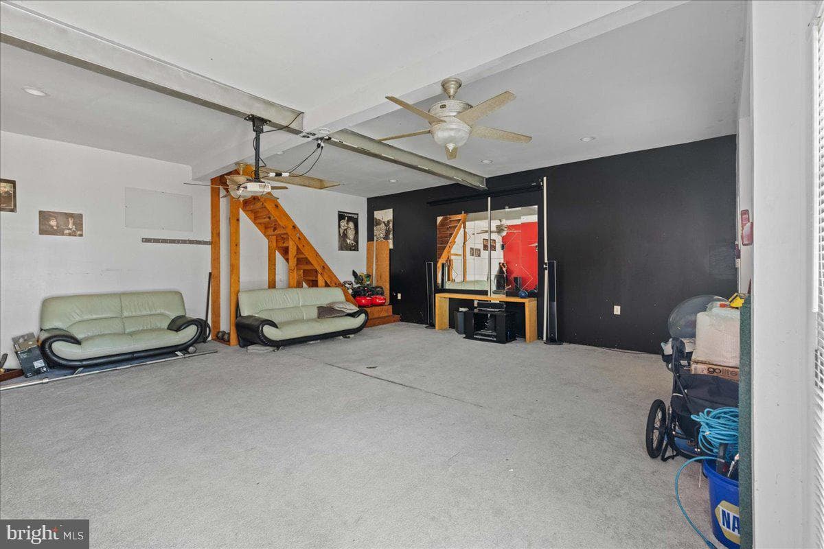 326 E Sanger Street photo 31