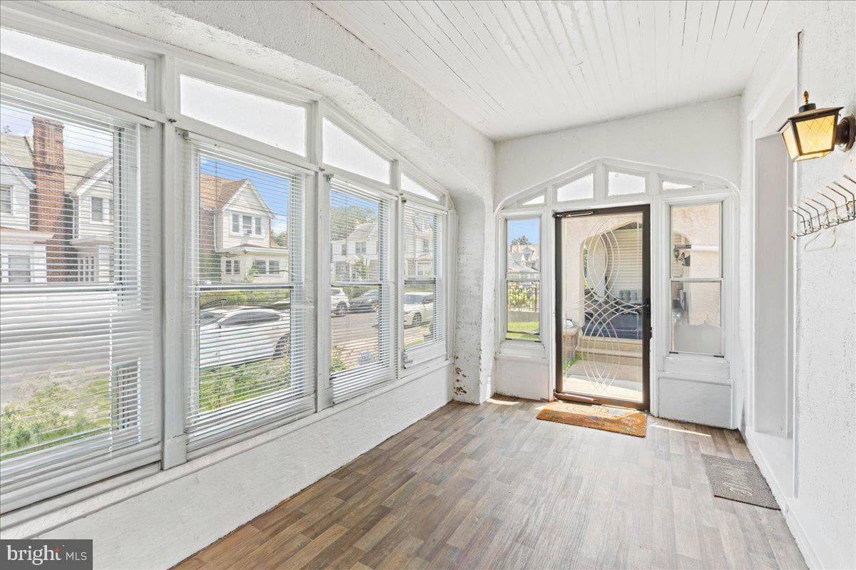 326 E Sanger Street photo 4