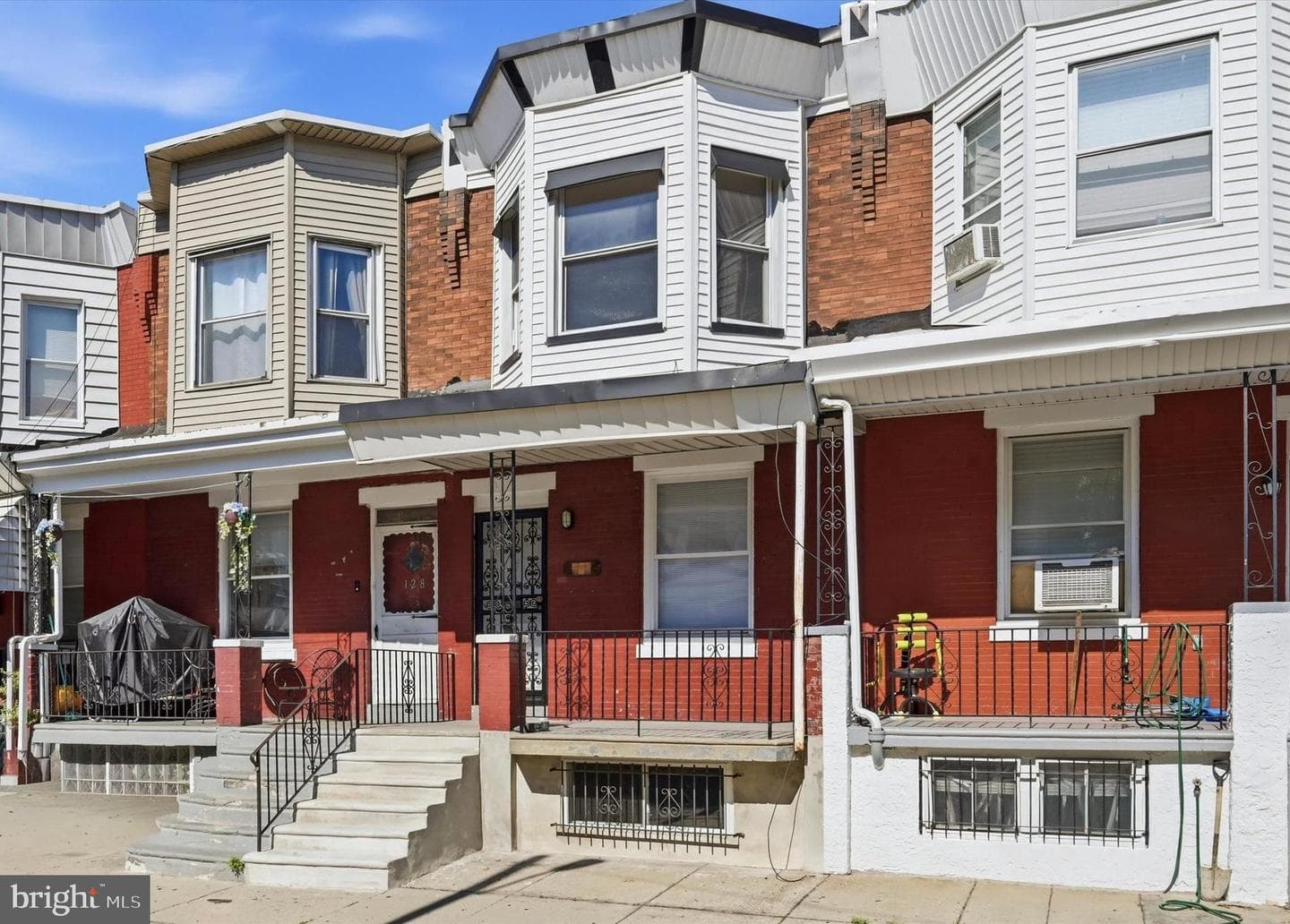 130 N Sickels Street photo 2