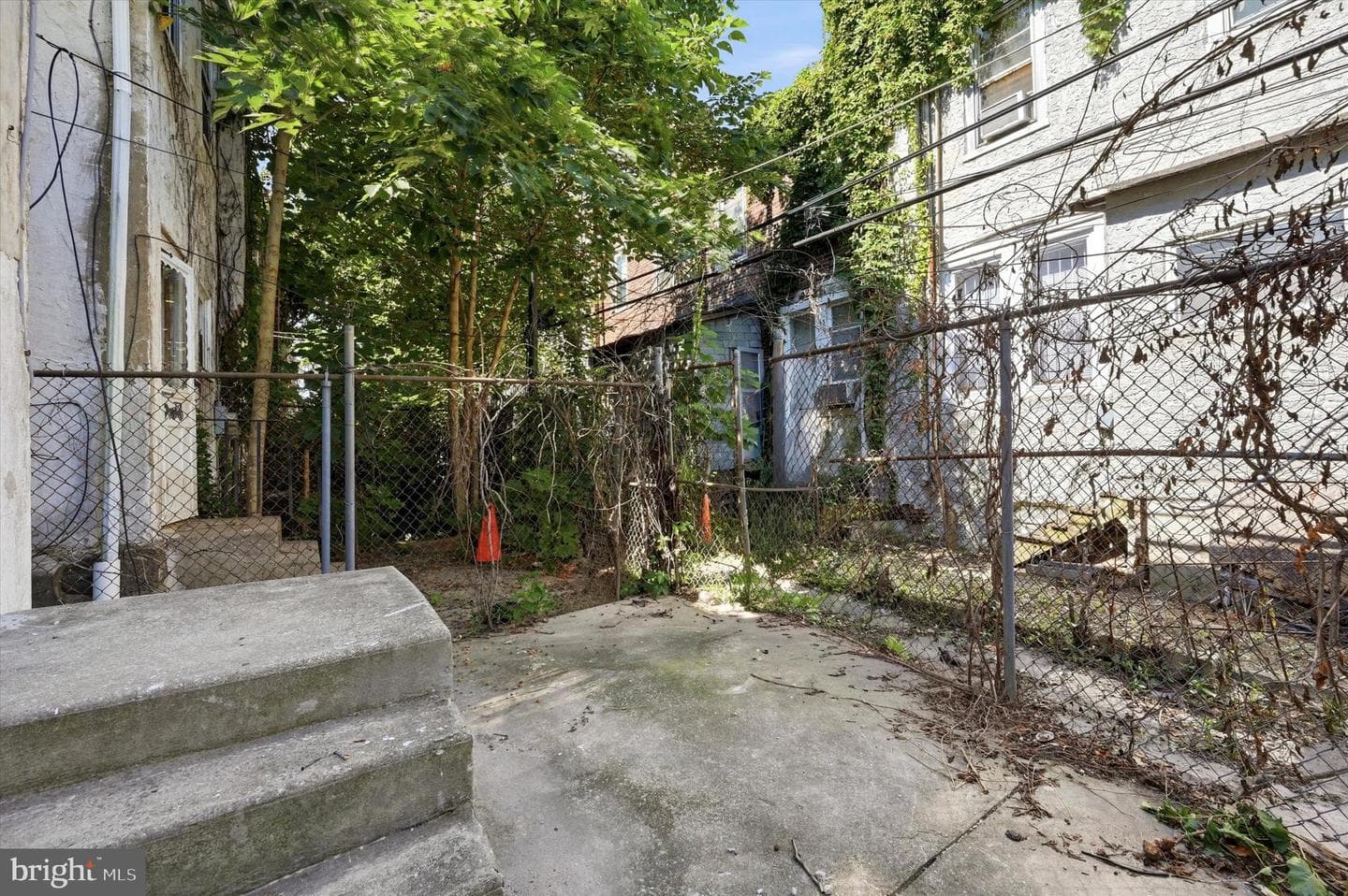 130 N Sickels Street photo 25