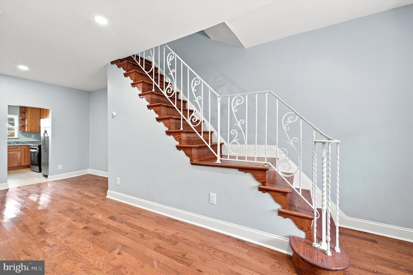 130 N Sickels Street photo 6
