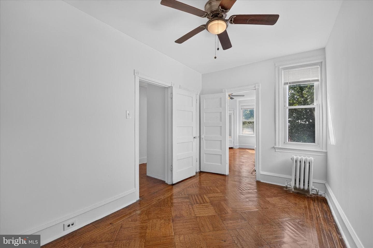 5442 Whitby Avenue photo 12