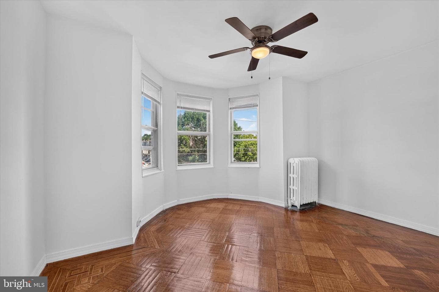 5442 Whitby Avenue photo 15