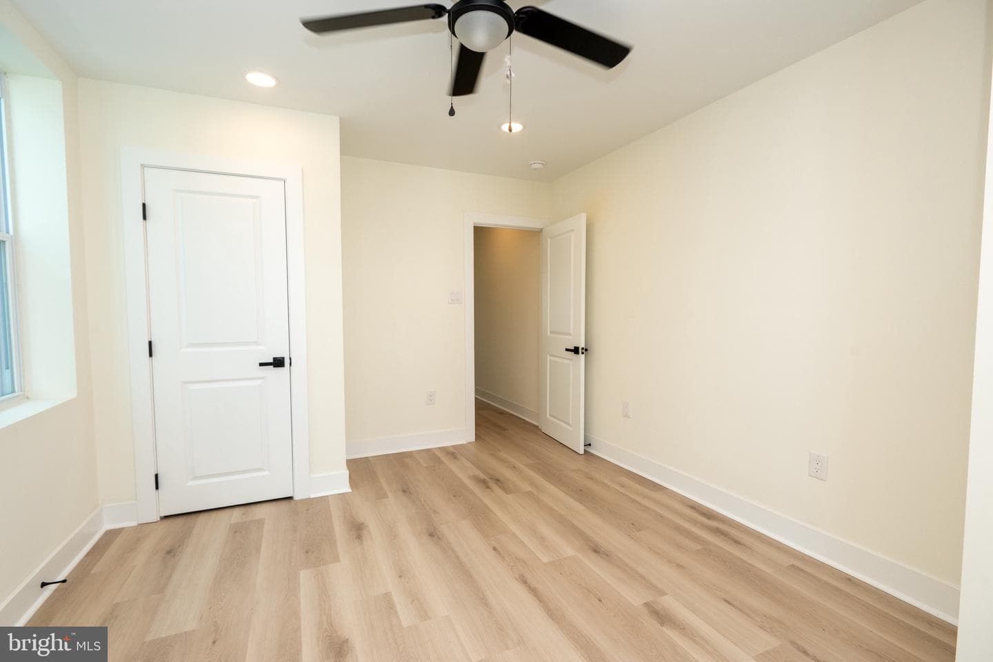 5751 Rodman Street photo 16