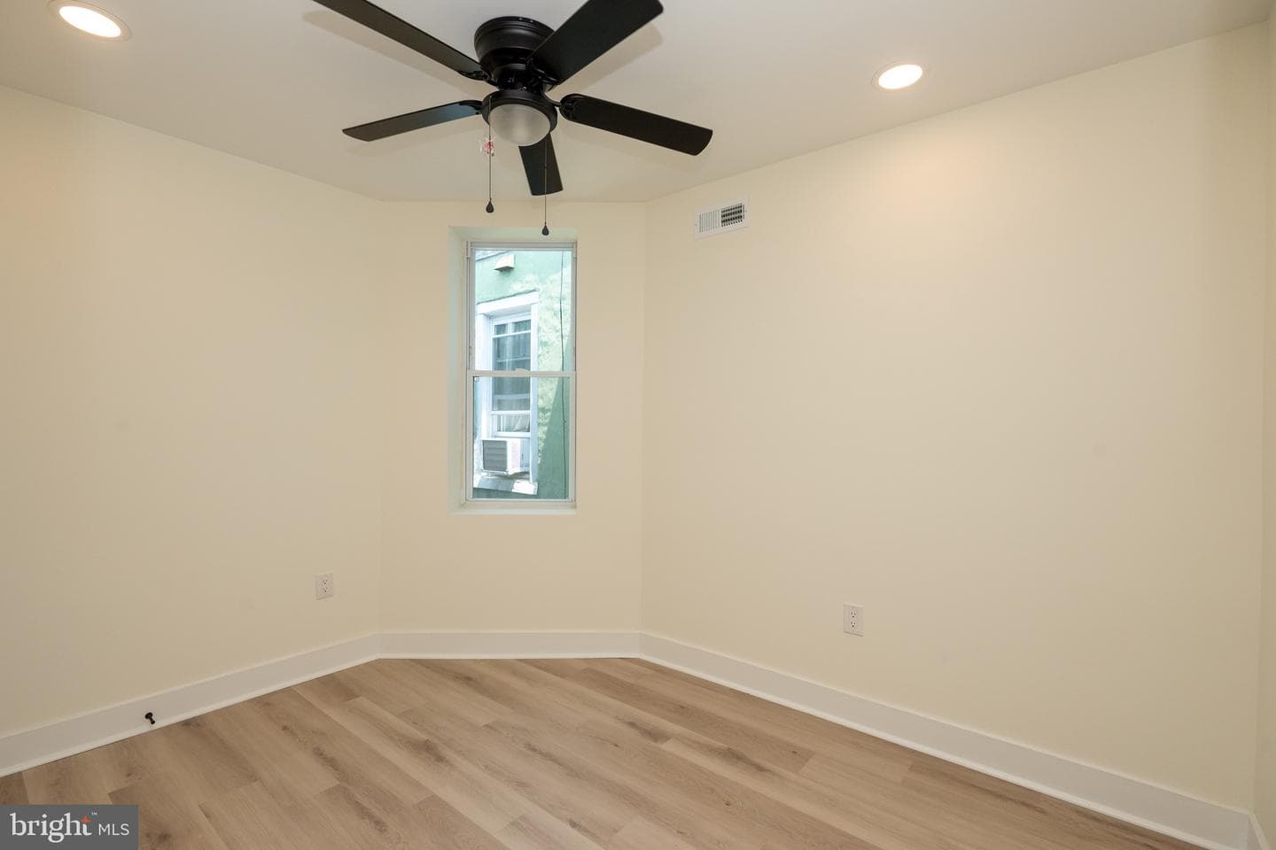 5751 Rodman Street photo 18