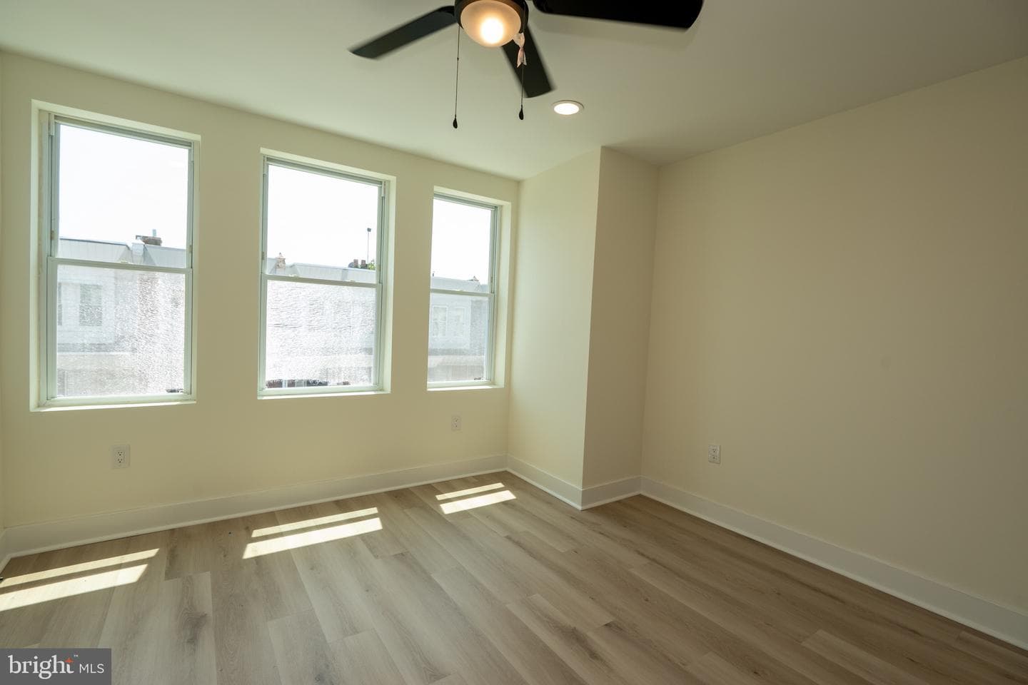 5751 Rodman Street photo 32