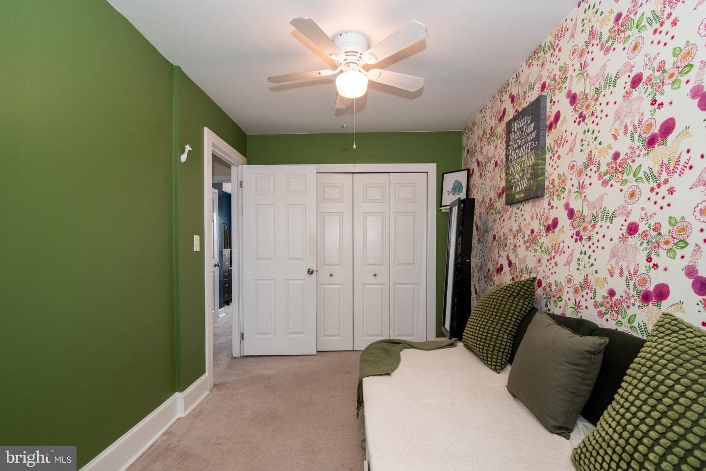 542 Dupont Street photo 15