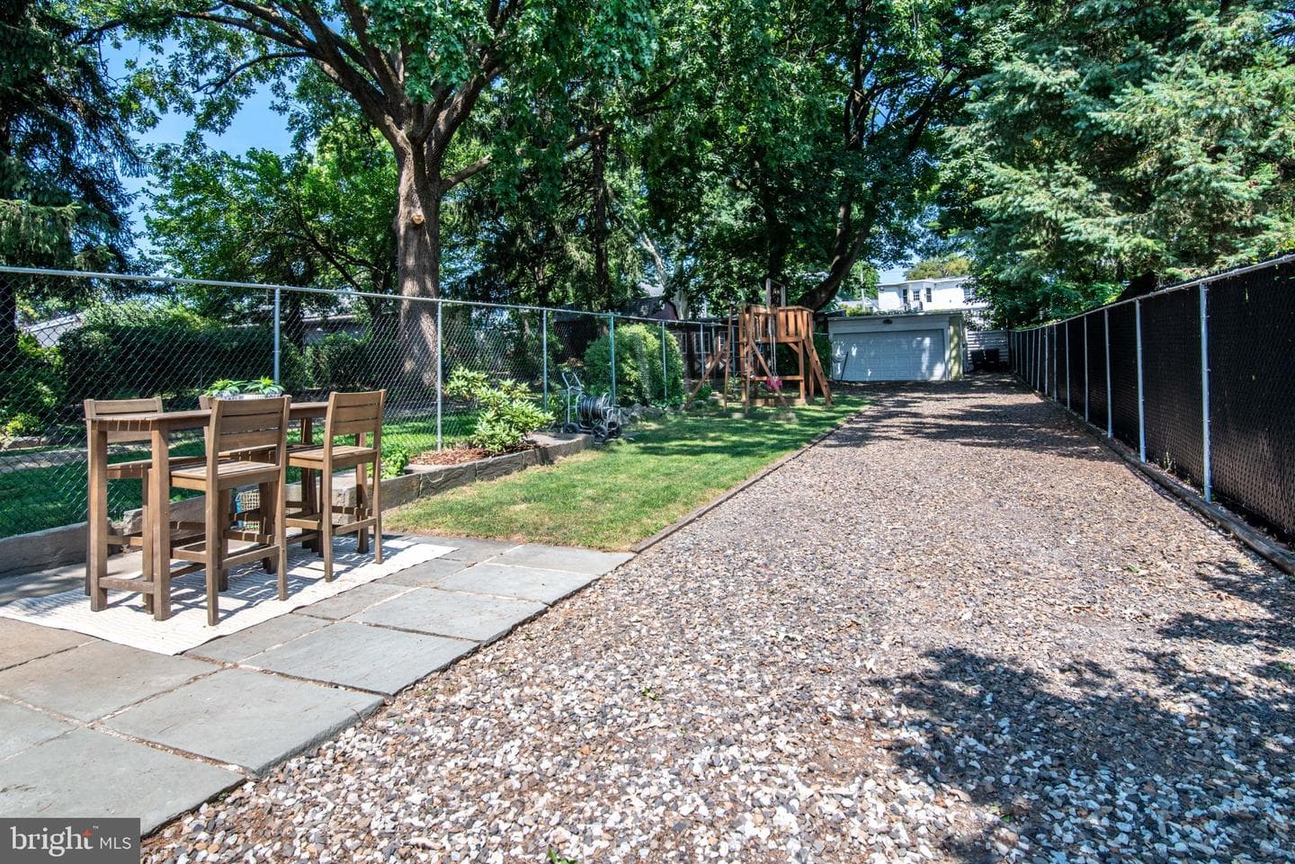 542 Dupont Street photo 23