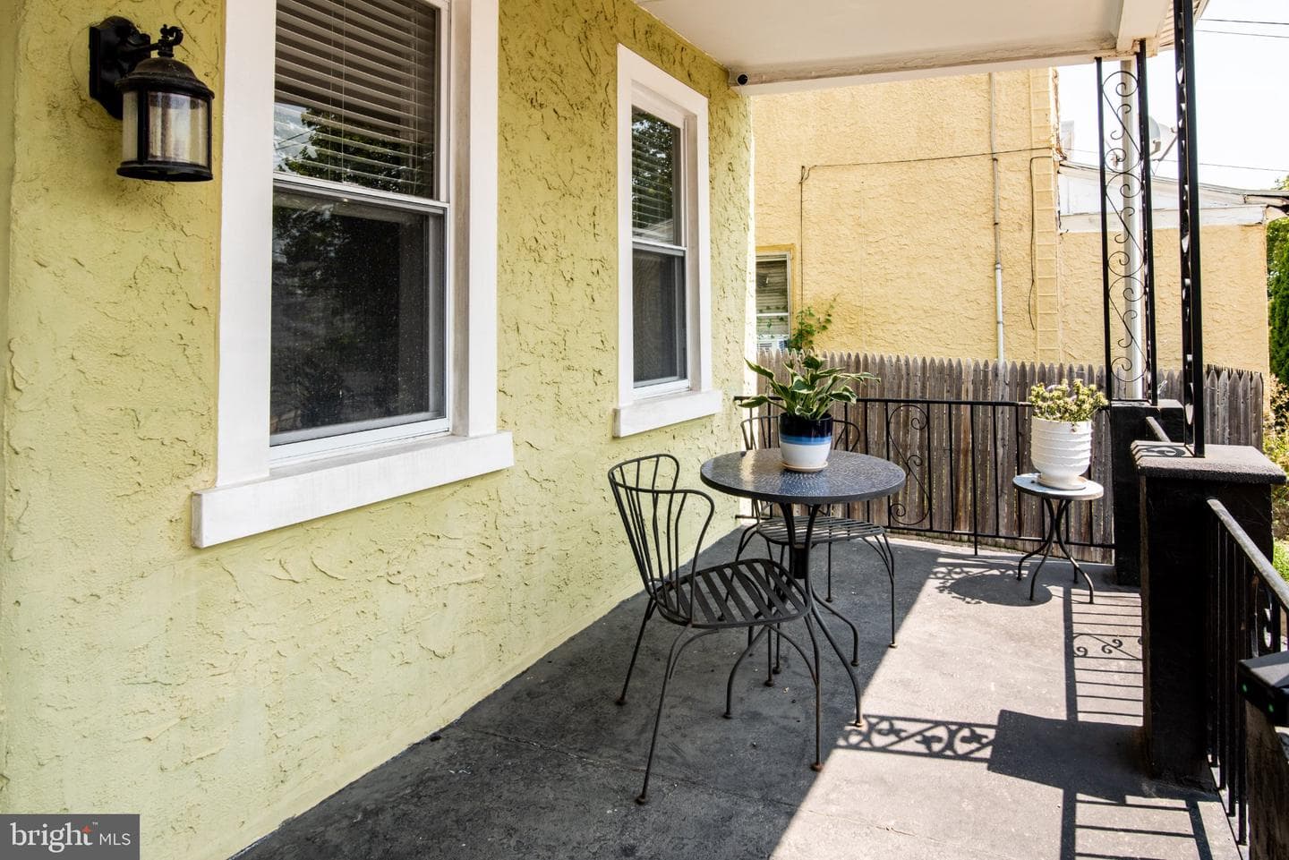 542 Dupont Street photo 3