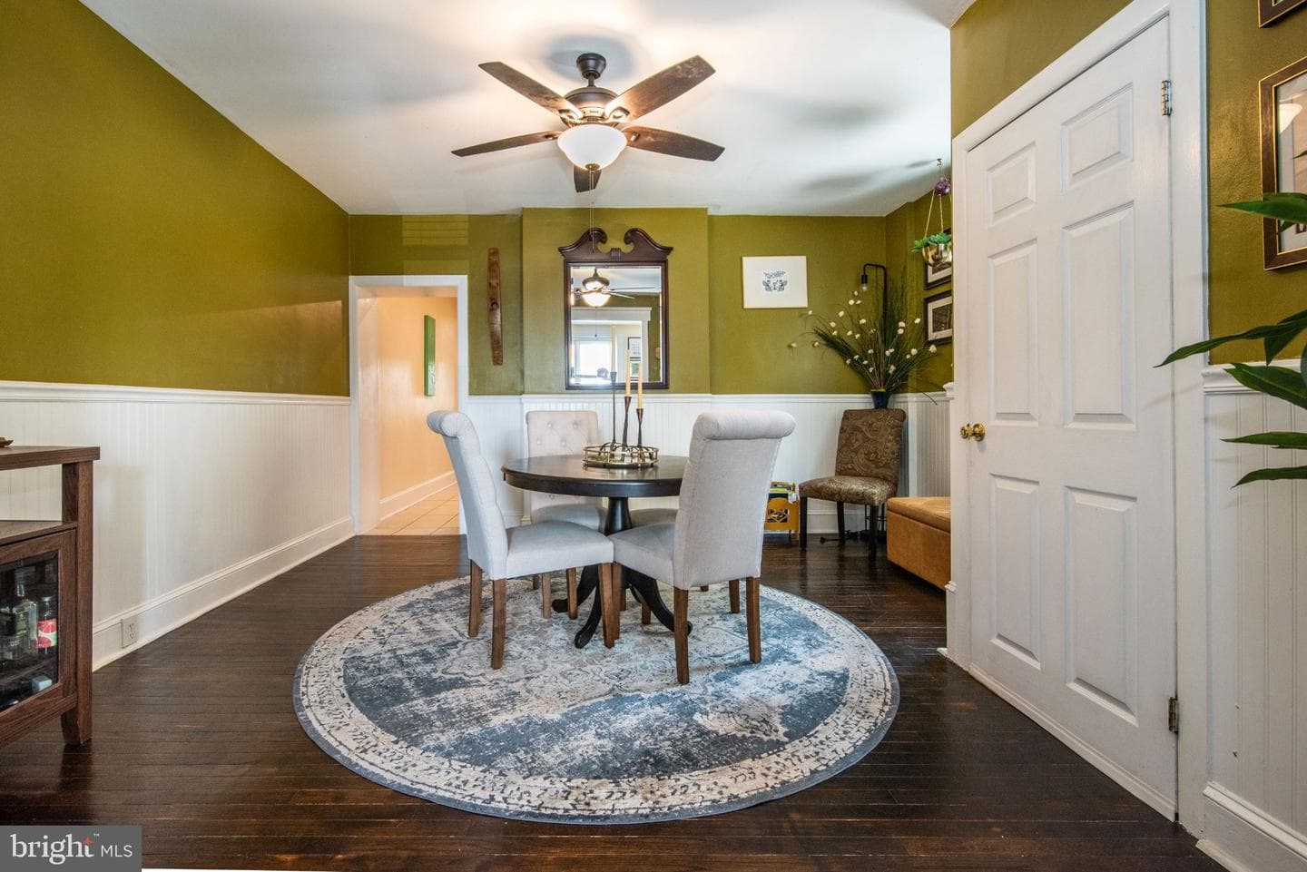 542 Dupont Street photo 6