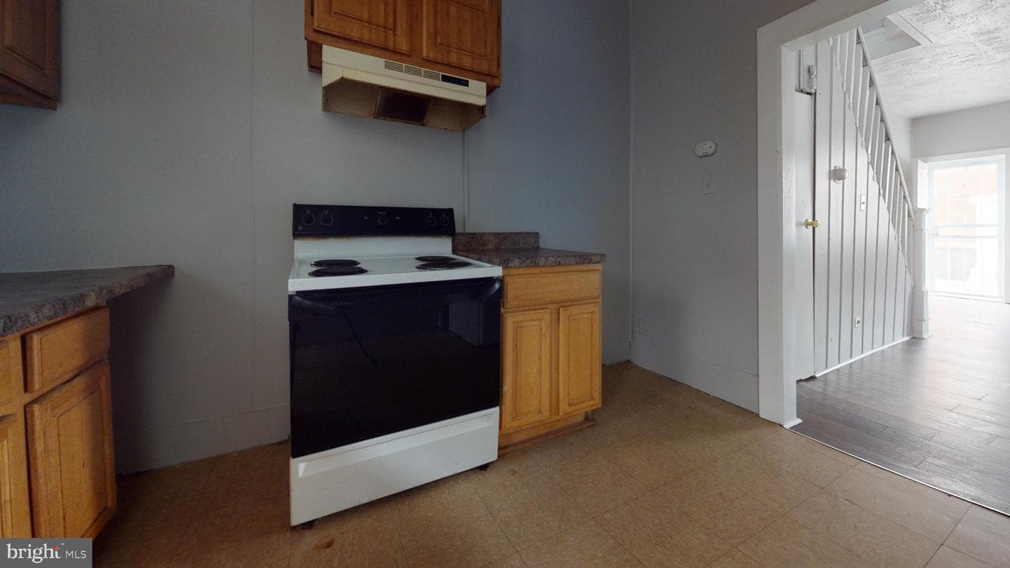 2842 N Taney Street photo 10