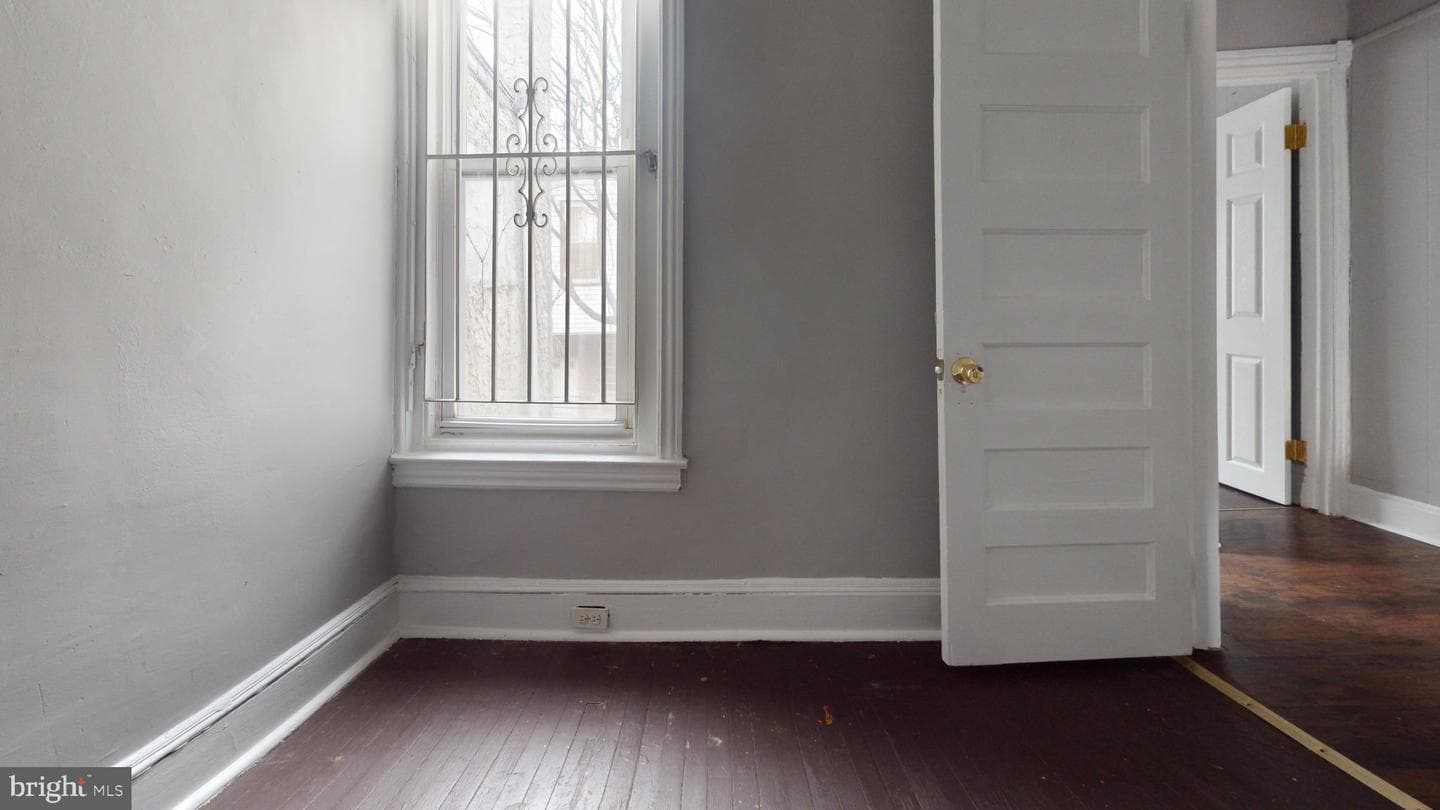 2842 N Taney Street photo 7