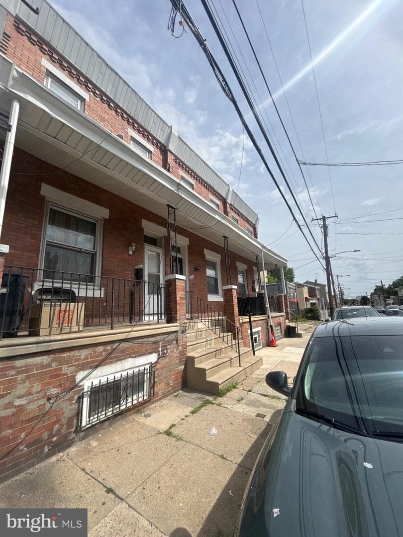 4508 Tackawanna Street photo 4