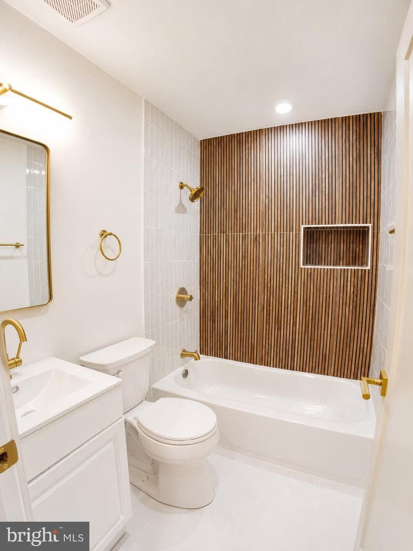 832 N 46th Street photo 9