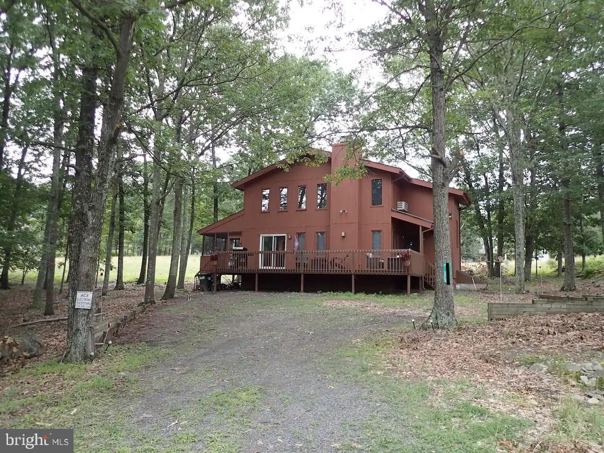 138 Banbury Drive photo 13