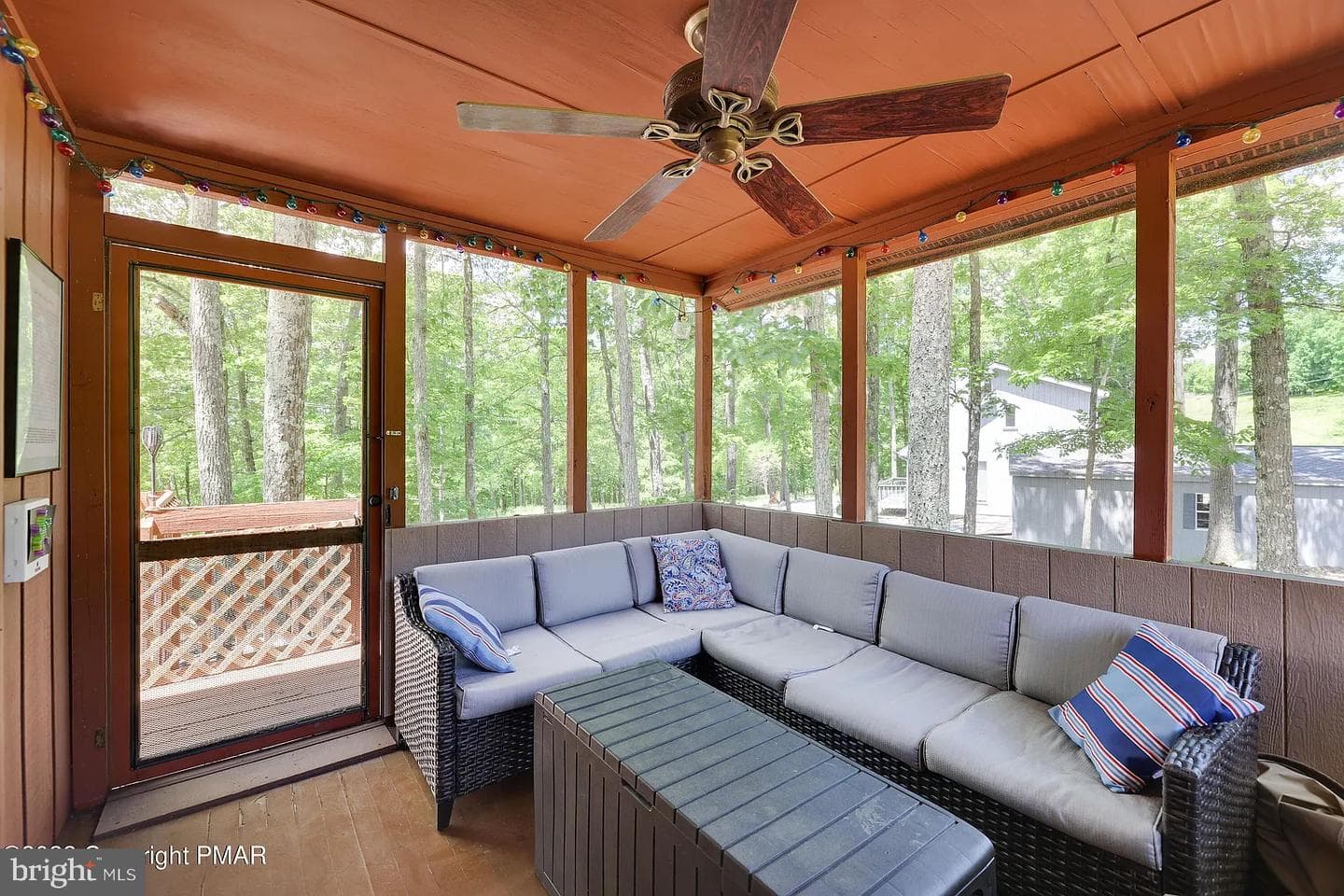138 Banbury Drive photo 15