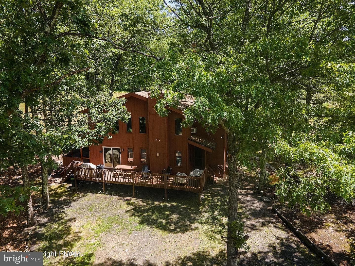 138 Banbury Drive photo 2