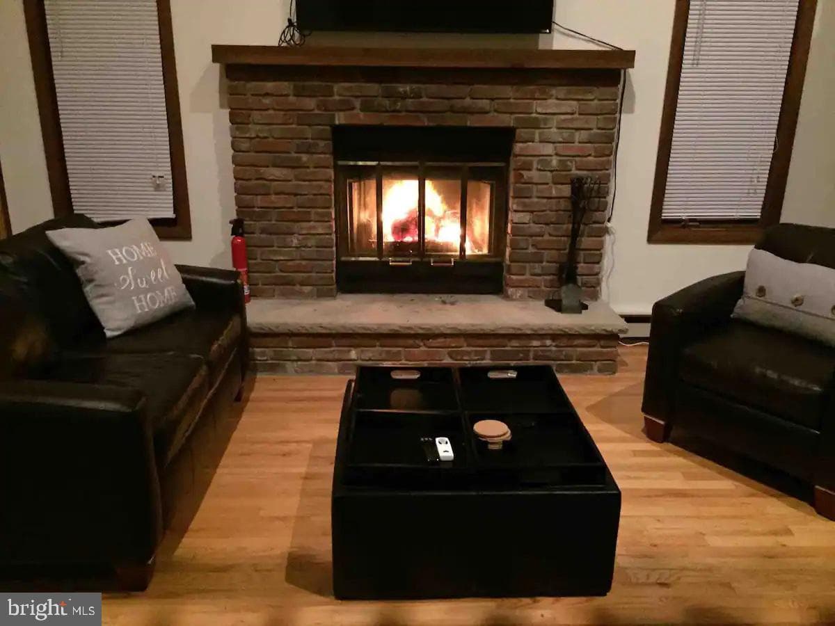 138 Banbury Drive photo 28