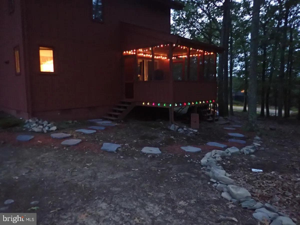 138 Banbury Drive photo 4