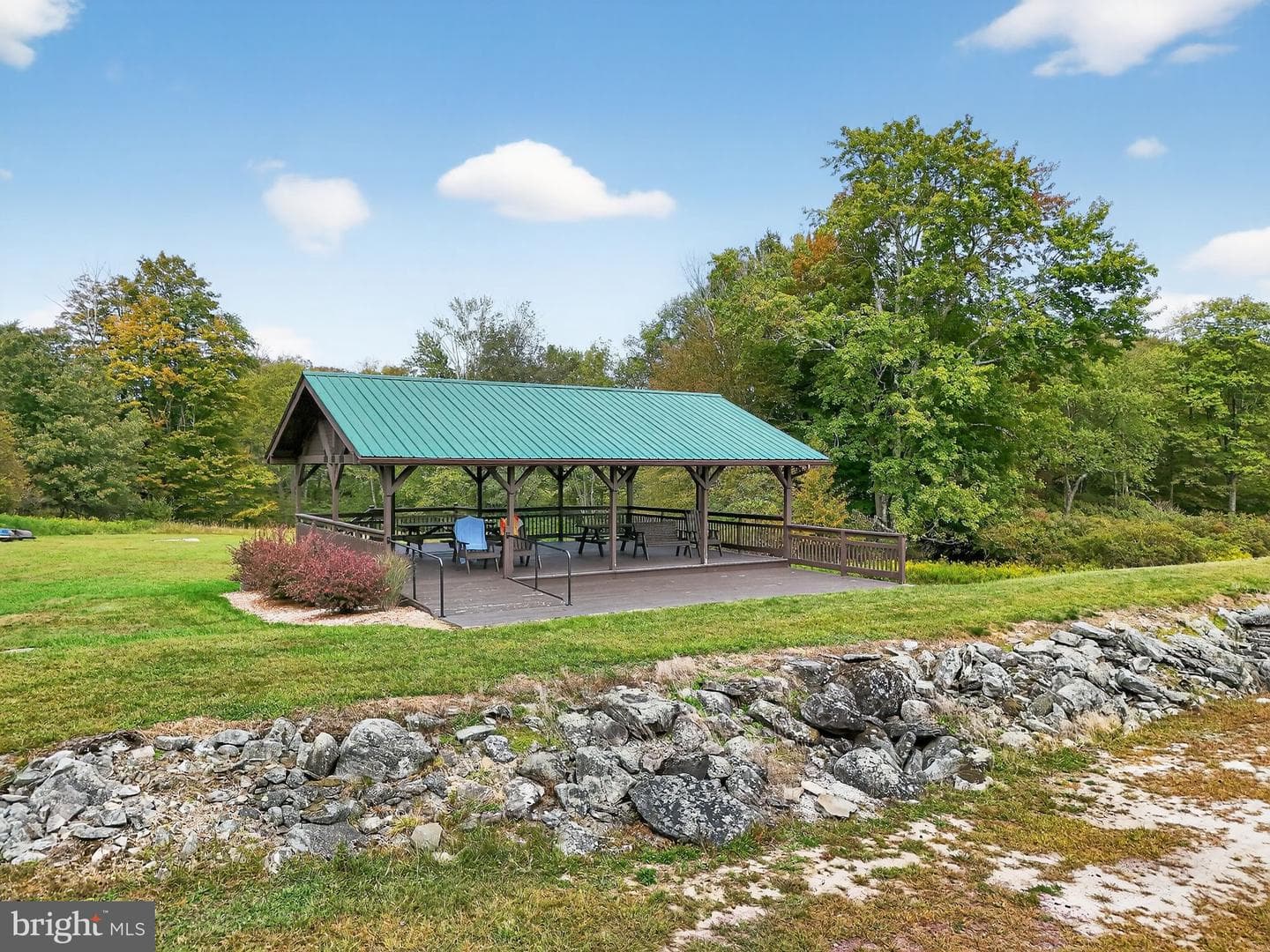 146 Arrowhead photo 28
