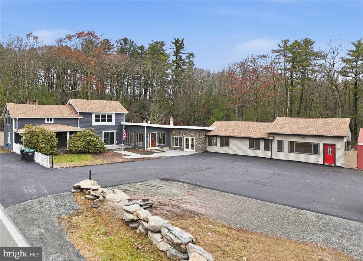 1122 Pa-739, Milford