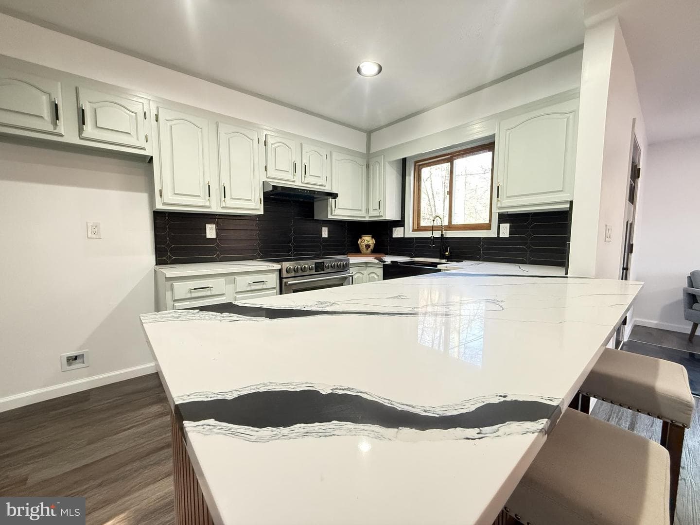 235 Stafford Drive photo 7