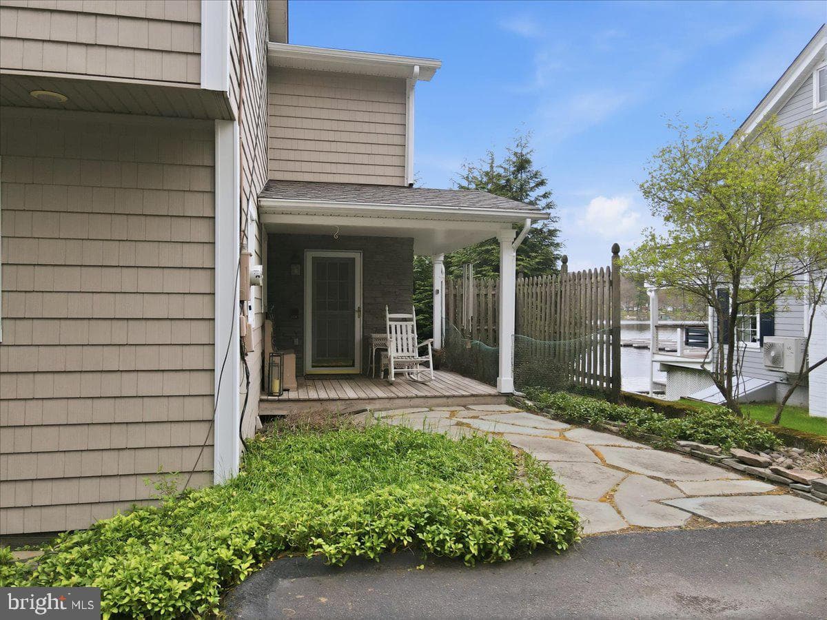 114 Shore Road photo 137
