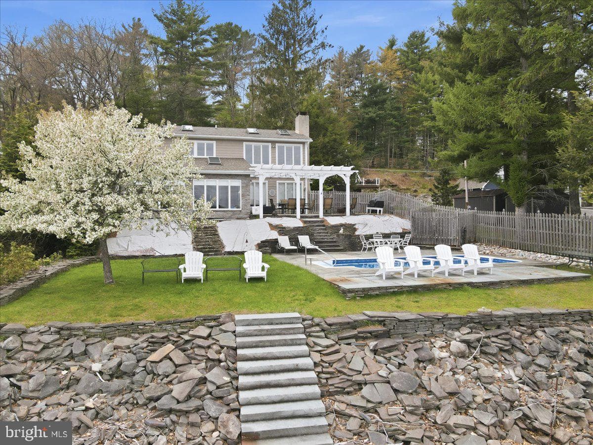 114 Shore Road photo 4